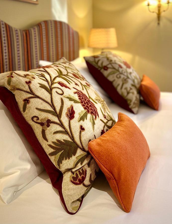 The Kings Head Hotell Dorking Eksteriør bilde