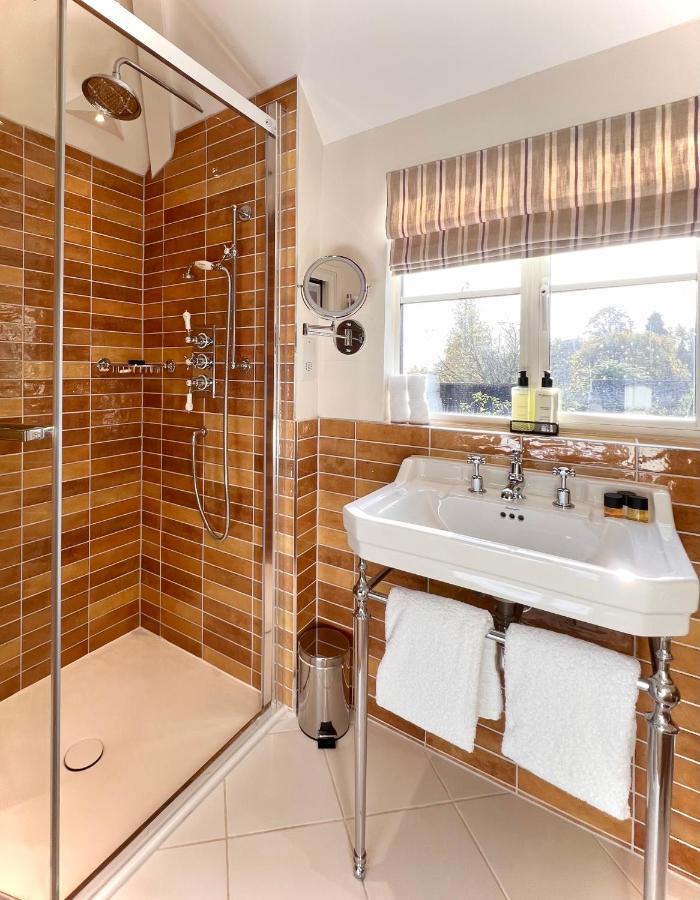 The Kings Head Hotell Dorking Eksteriør bilde