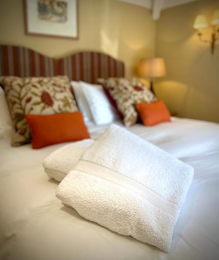 The Kings Head Hotell Dorking Eksteriør bilde