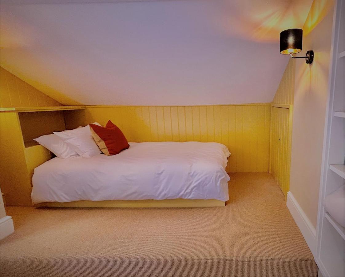 The Kings Head Hotell Dorking Eksteriør bilde
