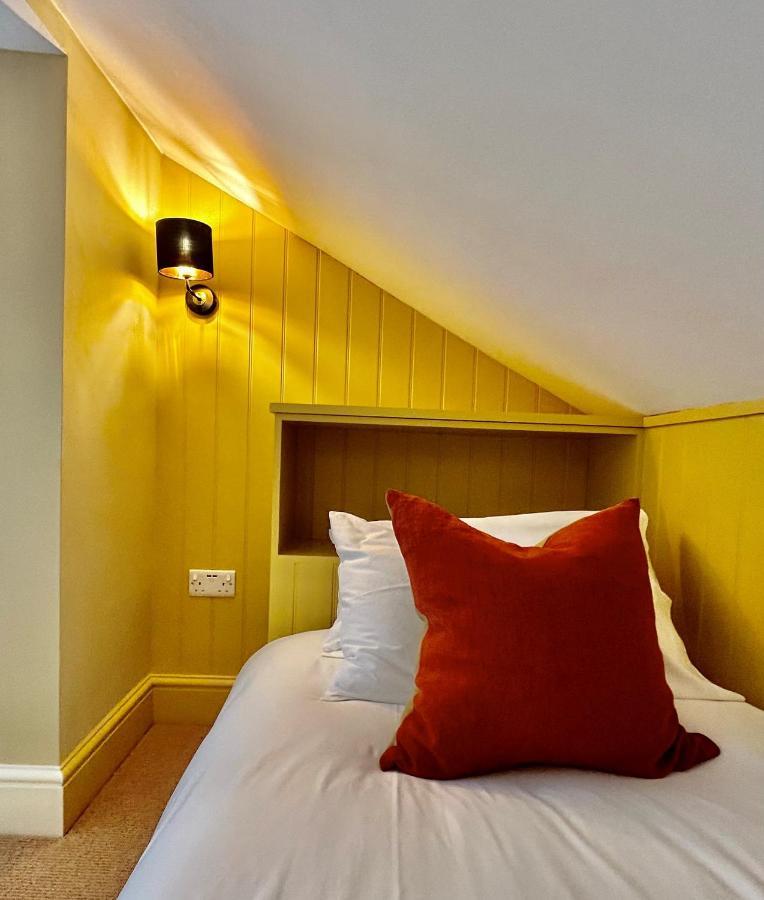 The Kings Head Hotell Dorking Eksteriør bilde